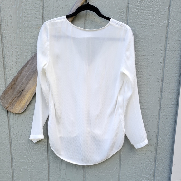 LIRA Blouse - Picture 8 of 8